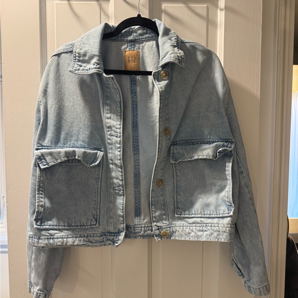 GAP Light Blue Denim Jacket cropped!